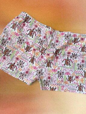 Handmade Hawaiian mini cotton shorts in honu turtle print ⭐️ white multi